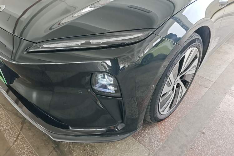 Used Nio ET5 2024 75 kWh Left Front Headlight