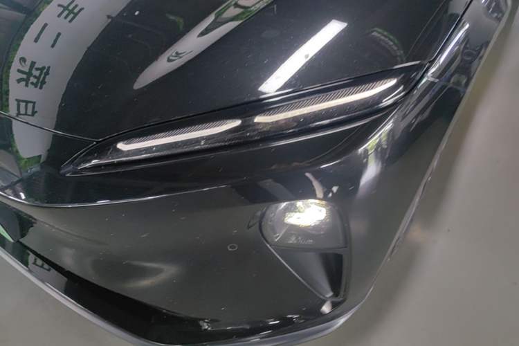 Used Nio ET5 2024 75 kWh Left Front Headlight