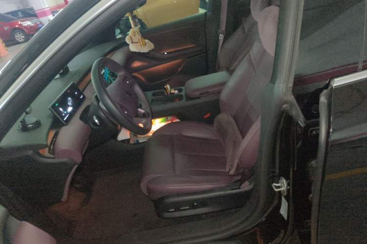 Used Nio ET5 2024 75 kWh Left Front Seat