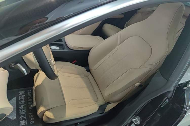 Used Nio ET5 2024 75 kWh Left Front Seat