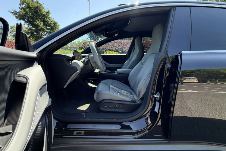 Used Nio ET5 2024 75 kWh Left Front Seat