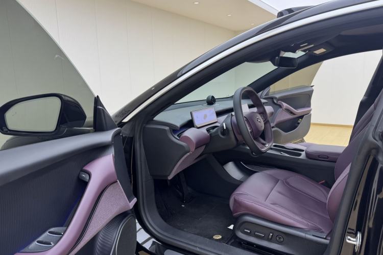 Used Nio ET5 2024 75 kWh Left Front Seat