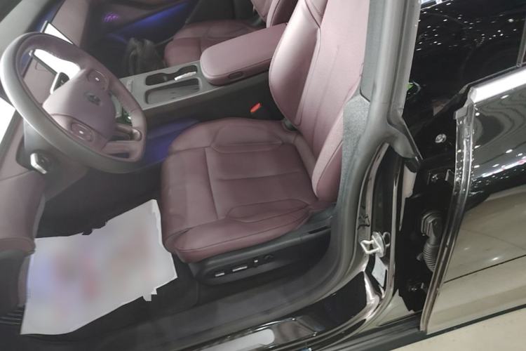 Used Nio ET5 2024 75 kWh Left Front Seat