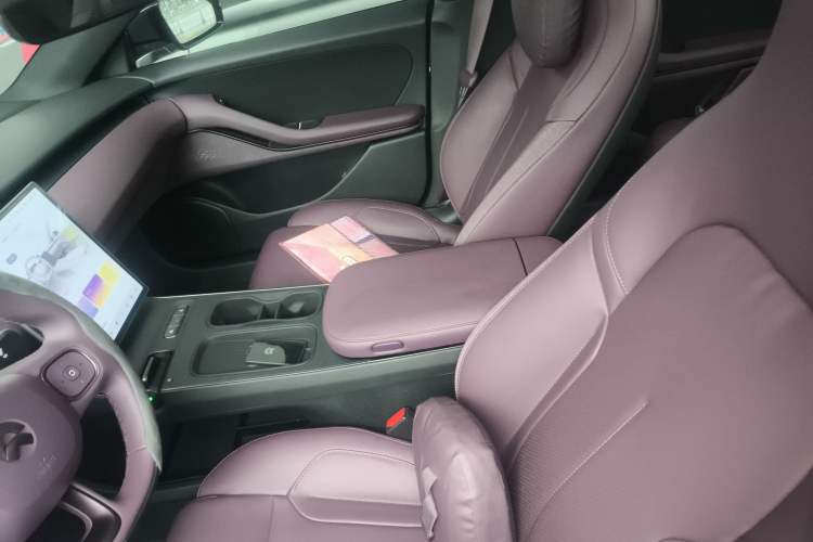 Used Nio ET5 2024 75 kWh Left Front Seat