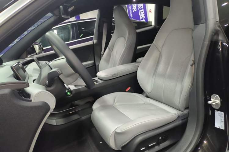 Used Nio ET5 2024 75 kWh Left Front Seat