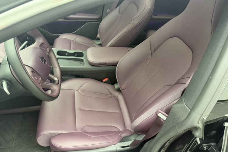 Used Nio ET5 2024 75 kWh Left Front Seat