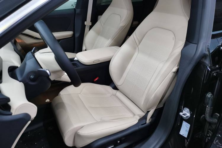 Used Nio ET5 2024 75 kWh Left Front Seat