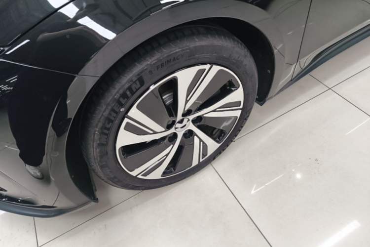 Used Nio ET5 2024 75 kWh Left Front Wheel Hub