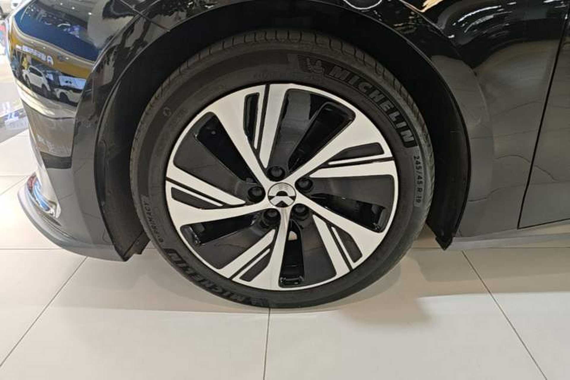 Used Nio ET5 2024 75 kWh Left Front Wheel Hub
