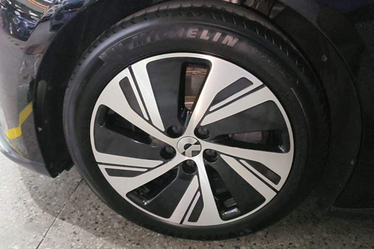 Used Nio ET5 2024 75 kWh Left Front Wheel Hub