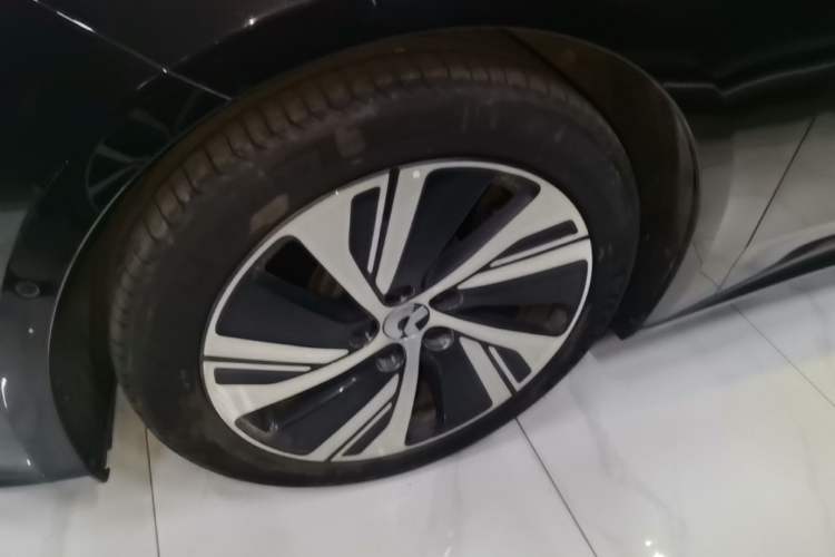 Used Nio ET5 2024 75 kWh Left Front Wheel Hub