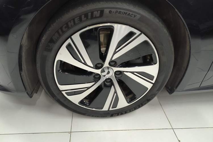 Used Nio ET5 2024 75 kWh Left Front Wheel Hub