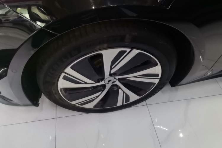 Used Nio ET5 2024 75 kWh Left Front Wheel Hub