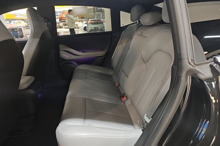 Used Nio ET5 2024 75 kWh Left Rear Seat