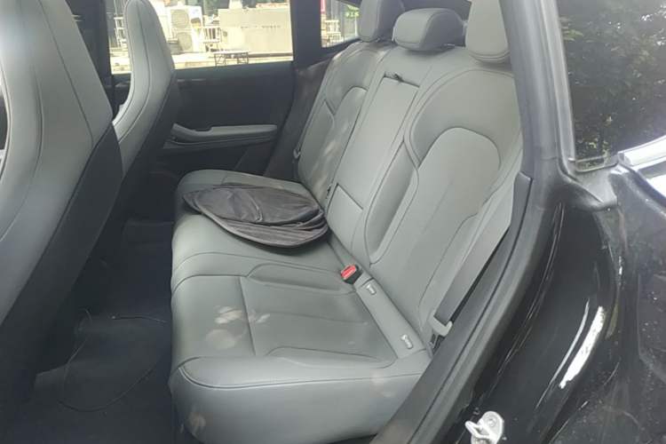 Used Nio ET5 2024 75 kWh Left Rear Seat