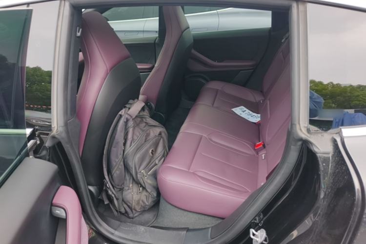 Used Nio ET5 2024 75 kWh Left Rear Seat