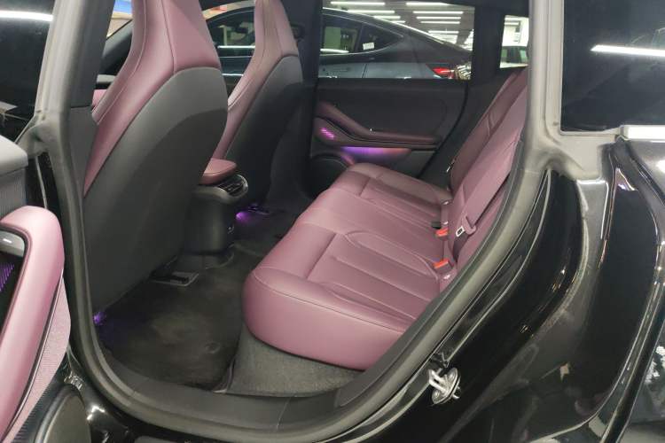 Used Nio ET5 2024 75 kWh Left Rear Seat