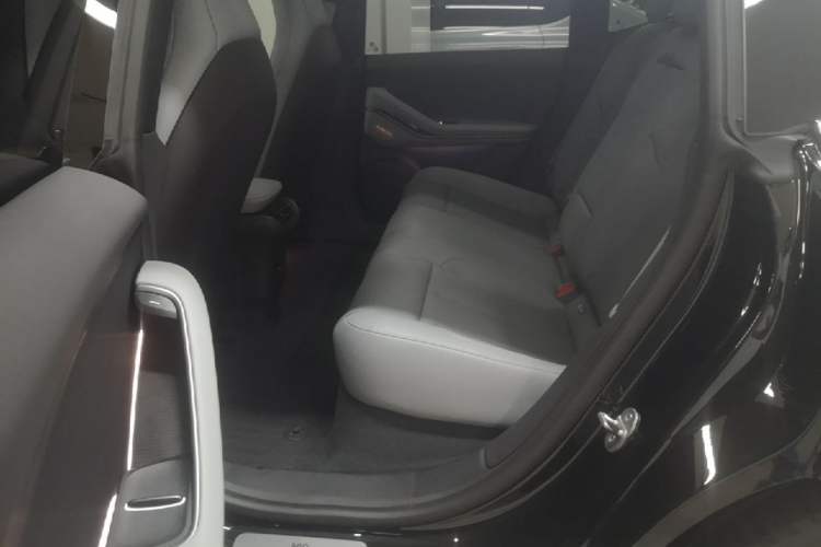 Used Nio ET5 2024 75 kWh Left Rear Seat