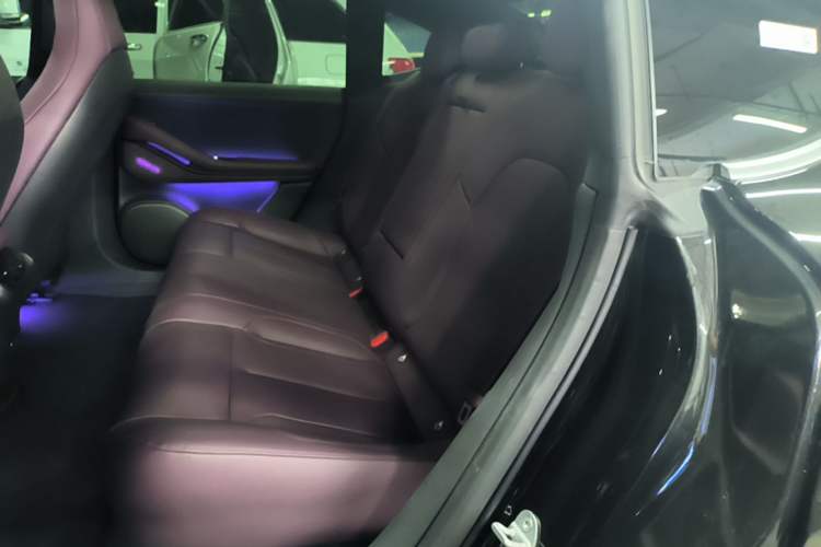 Used Nio ET5 2024 75 kWh Left Rear Seat