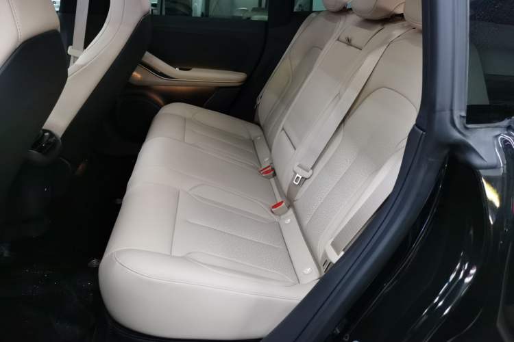 Used Nio ET5 2024 75 kWh Left Rear Seat
