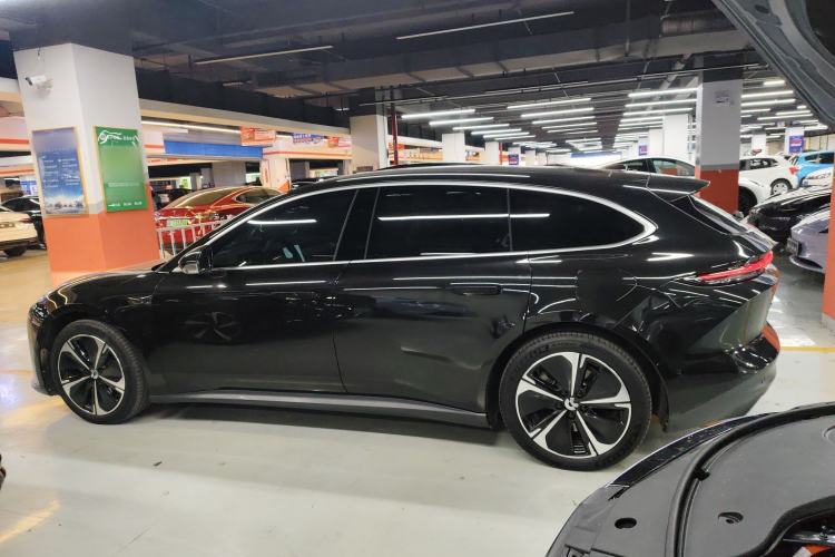 Used Nio ET5 2024 75 kWh Left Side