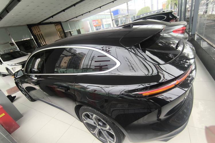 Used Nio ET5 2024 75 kWh Left Side
