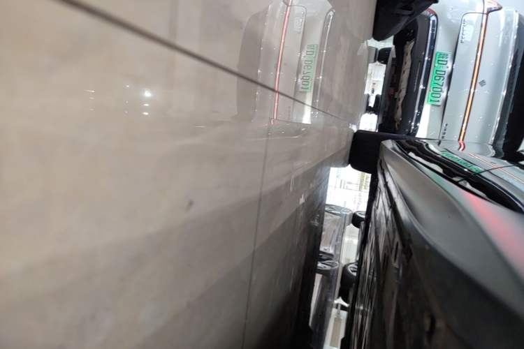 Used Nio ET5 2024 75 kWh Left Side Sill