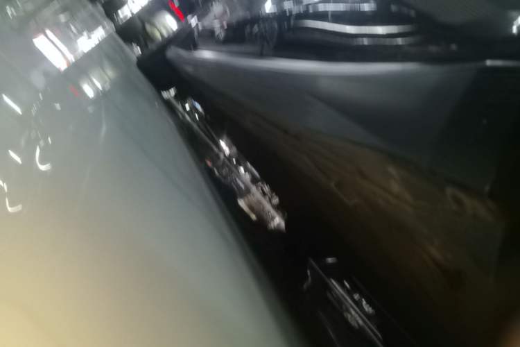 Used Nio ET5 2024 75 kWh Left Side Sill