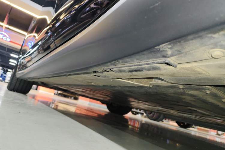 Used Nio ET5 2024 75 kWh Left Side Sill