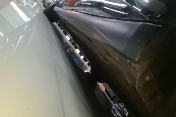 Used Nio ET5 2024 75 kWh Left Side Sill