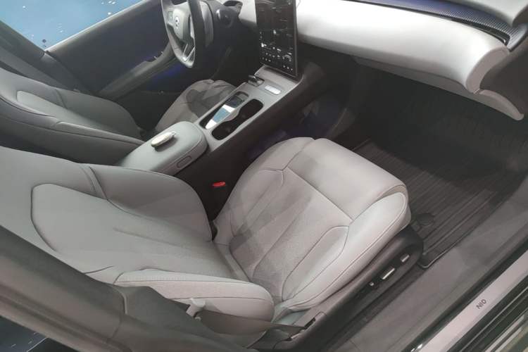 Used Nio ET5 2024 75 kWh Right Front Seat