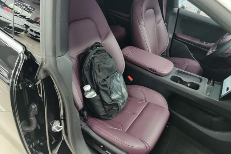 Used Nio ET5 2024 75 kWh Right Front Seat