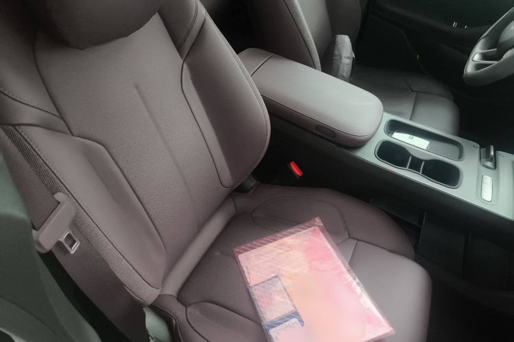 Used Nio ET5 2024 75 kWh Right Front Seat