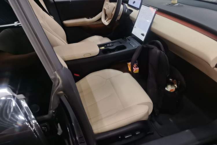 Used Nio ET5 2024 75 kWh Right Front Seat