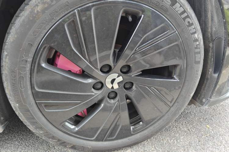 Used Nio ET5 2024 75 kWh Right Front Wheel Hub