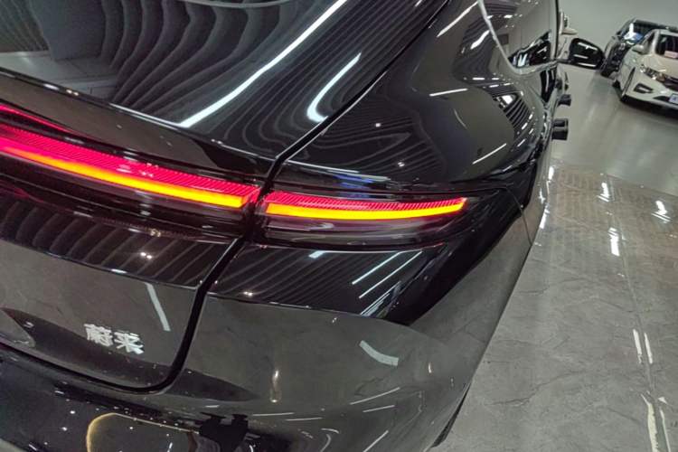 Used Nio ET5 2024 75 kWh Right Rear Taillight