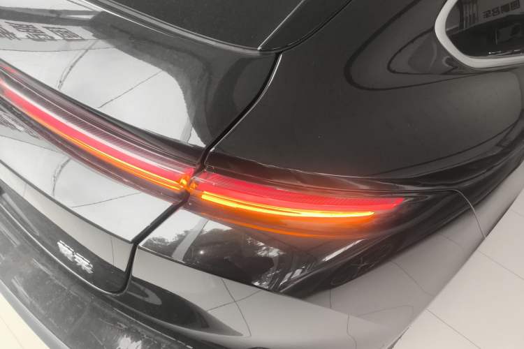Used Nio ET5 2024 75 kWh Right Rear Taillight