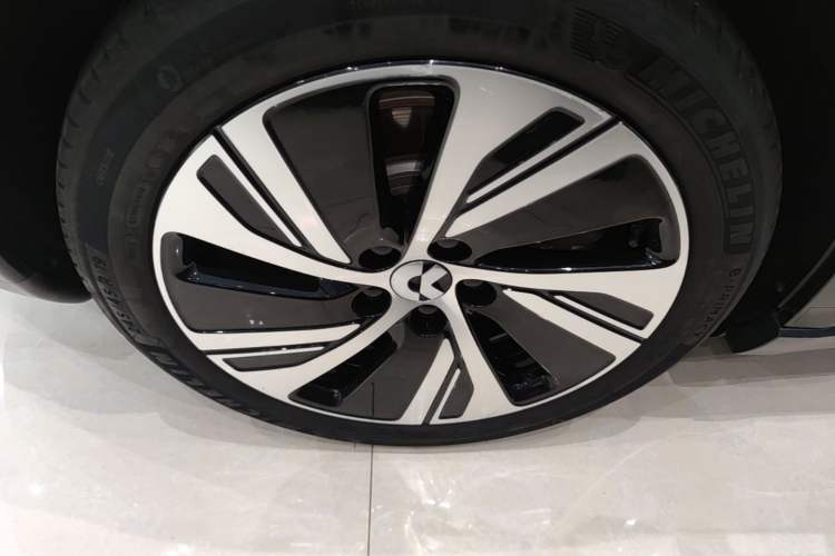 Used Nio ET5 2024 75 kWh Right Rear Wheel Hub