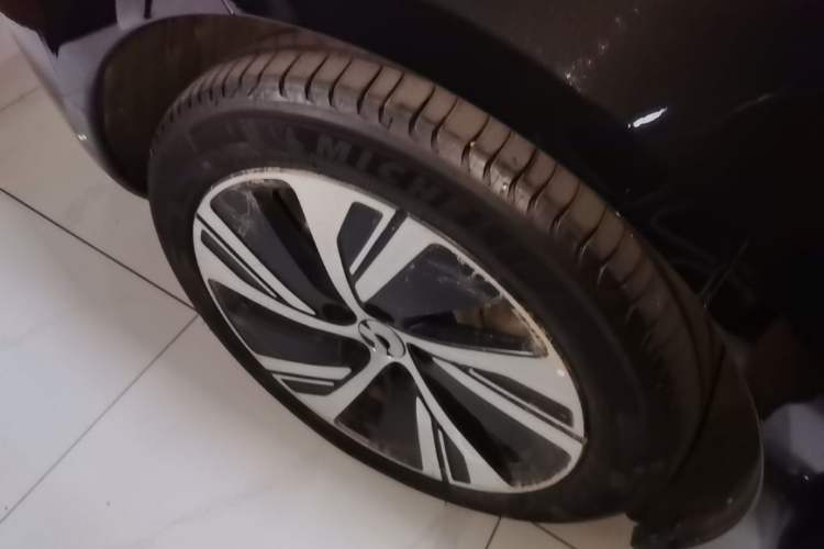 Used Nio ET5 2024 75 kWh Right Rear Wheel Hub