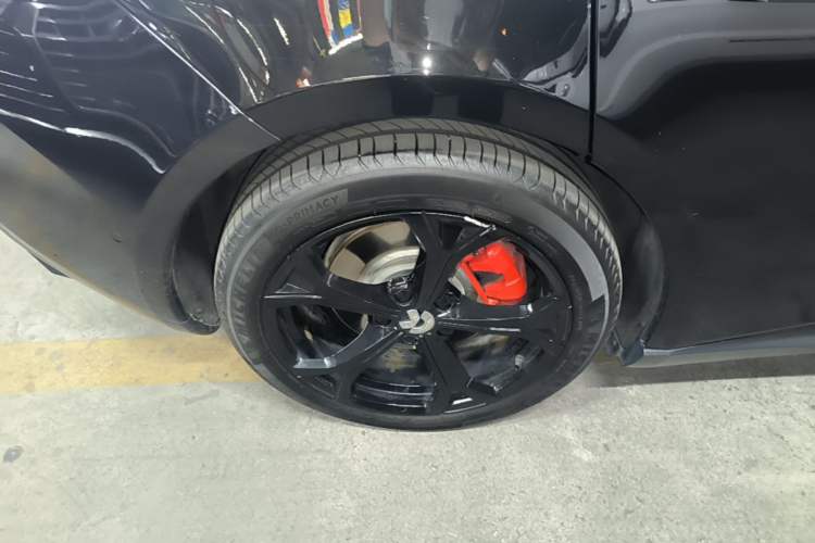 Used Nio ET5 2024 75 kWh Right Rear Wheel Hub