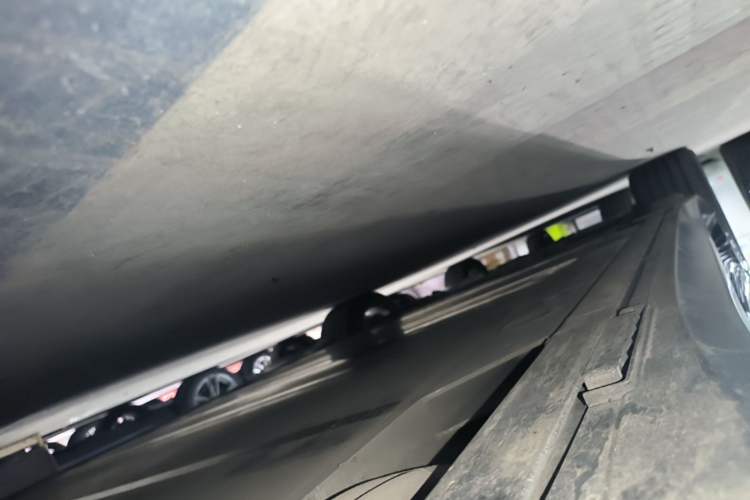 Used Nio ET5 2024 75 kWh Right Side Sill