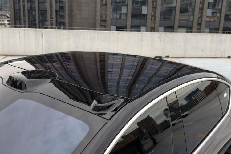 Used Nio ET5 2024 75 kWh Roof