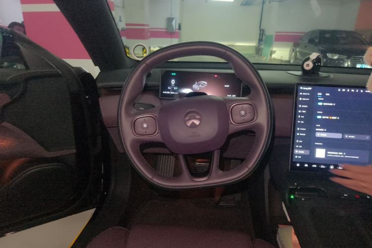 Used Nio ET5 2024 75 kWh Steering Wheel