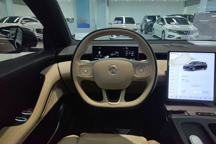 Used Nio ET5 2024 75 kWh Steering Wheel