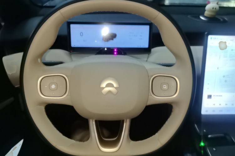 Used Nio ET5 2024 75 kWh Steering Wheel