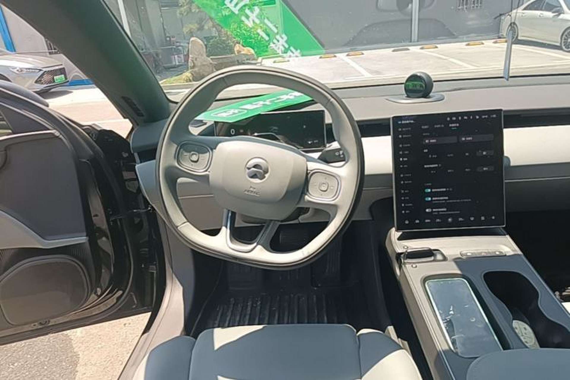 Used Nio ET5 2024 75 kWh Steering Wheel