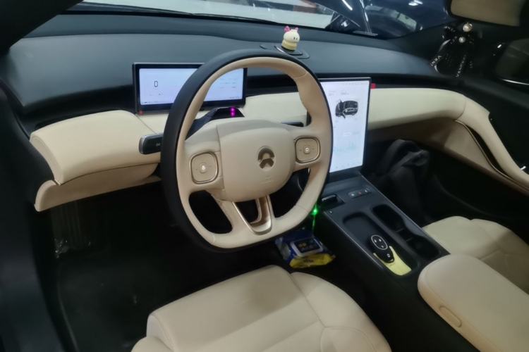 Used Nio ET5 2024 75 kWh Steering Wheel