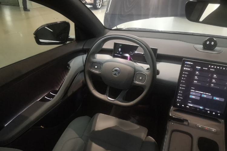 Used Nio ET5 2024 75 kWh Steering Wheel