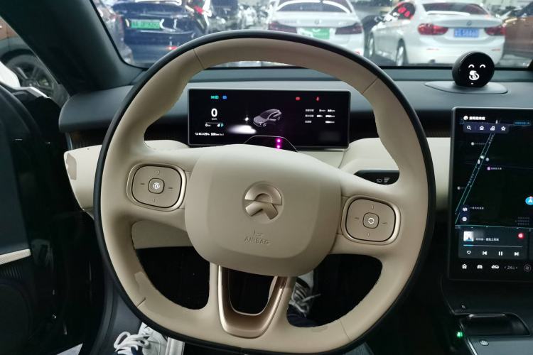Used Nio ET5 2024 75 kWh Steering Wheel