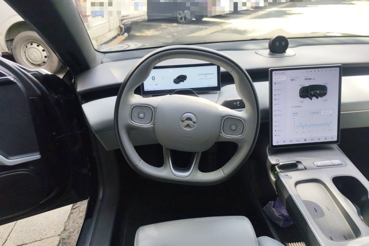 Used Nio ET5 2024 75 kWh Steering Wheel